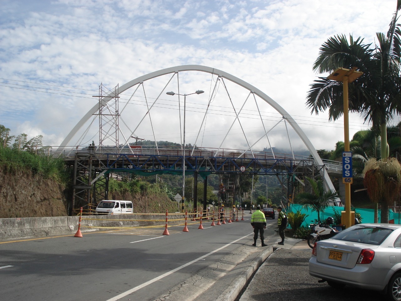 Cliente:   Consorcio Grupo Constructor Autopistas del Café (Arco Metálico Puente Peatonal San Peregrino)